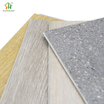 Un bon prix. Plancher en vinyle de luxe SPC Cliquez / SPC plancher en vinyle de luxe à noyau rigide pour bureau en ligne