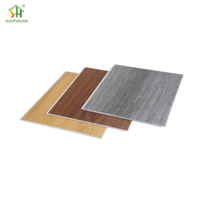 Un bon prix. Planche de revêtement de sol SPC à noyau rigide, imperméable et résistant aux UV, pour décoration intérieure et extérieure en ligne