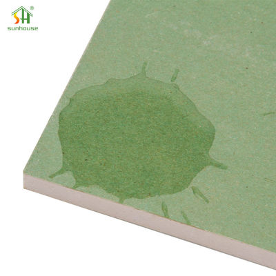 Un bon prix. 9 mm de plaque de plâtre résistant à l'humidité Panneaux acoustiques de plâtre légers certifiés ISO en ligne