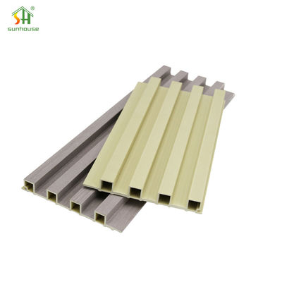 Un bon prix. Panneau murale en WPC étanche, revêtement murale écologique pour la décoration de jardin extérieur en ligne