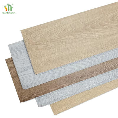 Un bon prix. Planche de revêtement de sol étanche SPC Click pour utilisation en décoration intérieure et extérieure en ligne