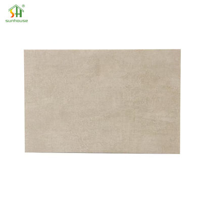 Un bon prix. Panneaux de fibres MDF laminés Panneau MDF mélamine pour utilisation de décoration extérieure intérieure en ligne