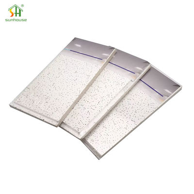 Un bon prix. Panneau de tuile de plafond en fibre minérale recyclé écologique pour utilisation intérieure et extérieure de décoration en ligne