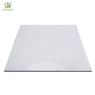 Un bon prix. Utilisation de décoration extérieure intérieure de panneau de tuile de plafond de fibre minérale pour l'utilisation d'application de construction de bâtiments en ligne