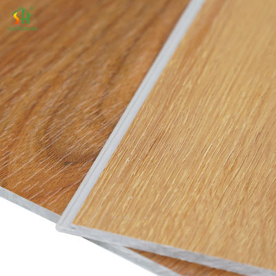 Un bon prix. Planche de plancher à clic SPC à noyau rigide étanche, pour décoration intérieure et extérieure en ligne