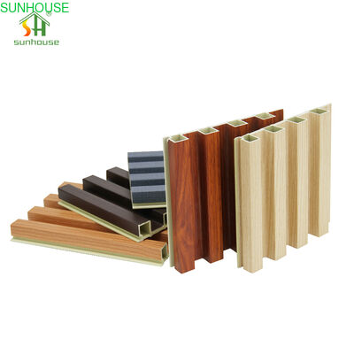 Un bon prix. Panneau mural en WPC de haute qualité de 3000 mm pour la décoration extérieure esthétique en ligne