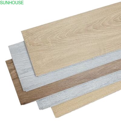 Un bon prix. Utilisation de décoration extérieure intérieure de planche de plancher de clic de PVC SPC pour l'utilisation d'application de construction de bâtiments en ligne